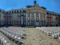 IMG 4093  Info-Stop am Fürstbischhöflichen Schloss, heute Westfälische Wilhelms-Universität Münster : 2020.45 Jahre, Deutschland, Europa, Europe, Germany, Klassentreffen, Münster, Nordrhein-Westfalen